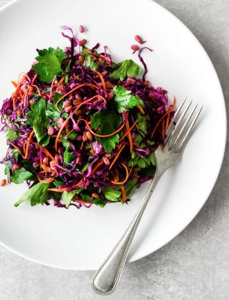 Eco Lifestyle, Gesunde Ernährung: Gegessen wird immer – Online Shop für Lebensmitttel – Crunchy Emmer Salat