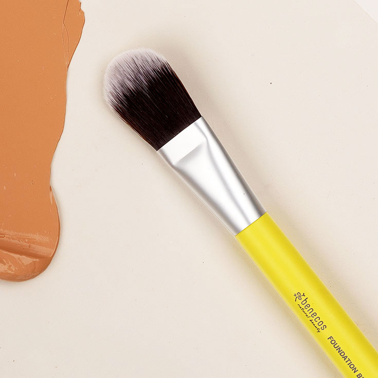 Benecos – Unser veganes Make-Up Pinsel 1 x 1: Foundation Brush