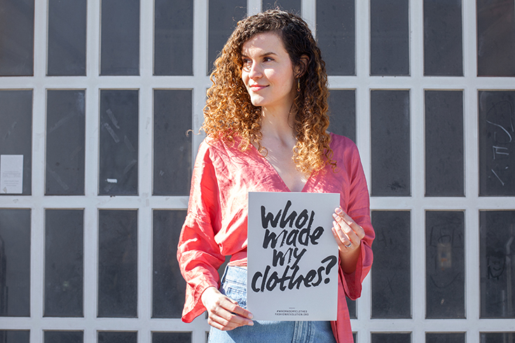 Fashion Revolution Week 2019 #whomademyclothes: Mia Marjanovic von Hey Lila Hey trägt eine Wickelbluse von Jyoti und eine Jeans von Kings of Indigo