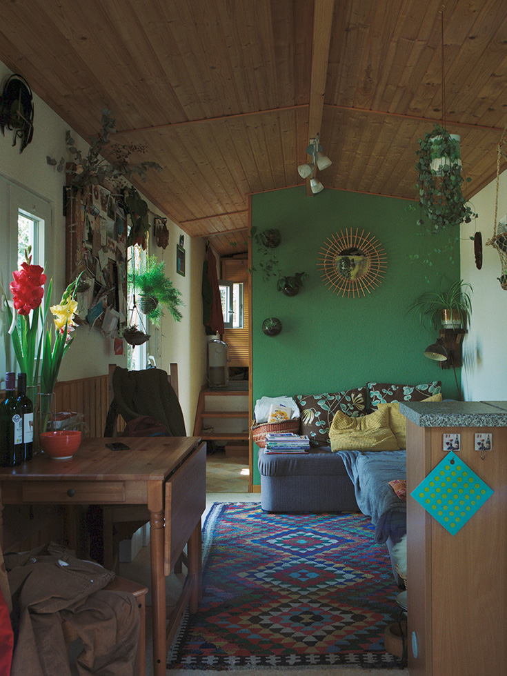 Wie lebt es sich wirklich in einem Tiny House? Ein Besuch auf dem Land im Tinyhaus. Wie wohnt man in einem Minihaus?