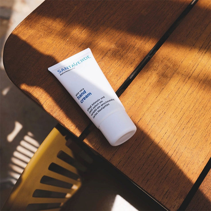 Naturkosmetik Handcreme Test – Die besten Cremes für trockene Hände und rissige, strapazierte Haut. Natürliche Handpflege ohne schädliche Inhaltsstoffe: Santaverde