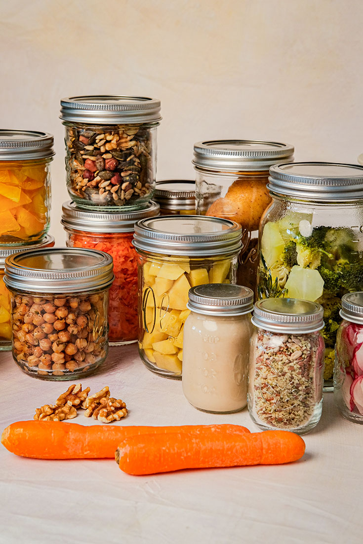 Meal Prep mit Sonnentor – Vorbereitung ist alles! 5 Tipps für weniger Stress: Vorkochen in Form von Meal Prep oder Batch Cooking spart Zeit, Nerven und Geld – höchste Zeit also, damit anzufangen! Sonnentor hat dafür nicht nur Rezepte parat, sondern auch wertvolle Tipps und vor allem jede Menge Gewürze, die zum Vorkochen von Speisen motivieren