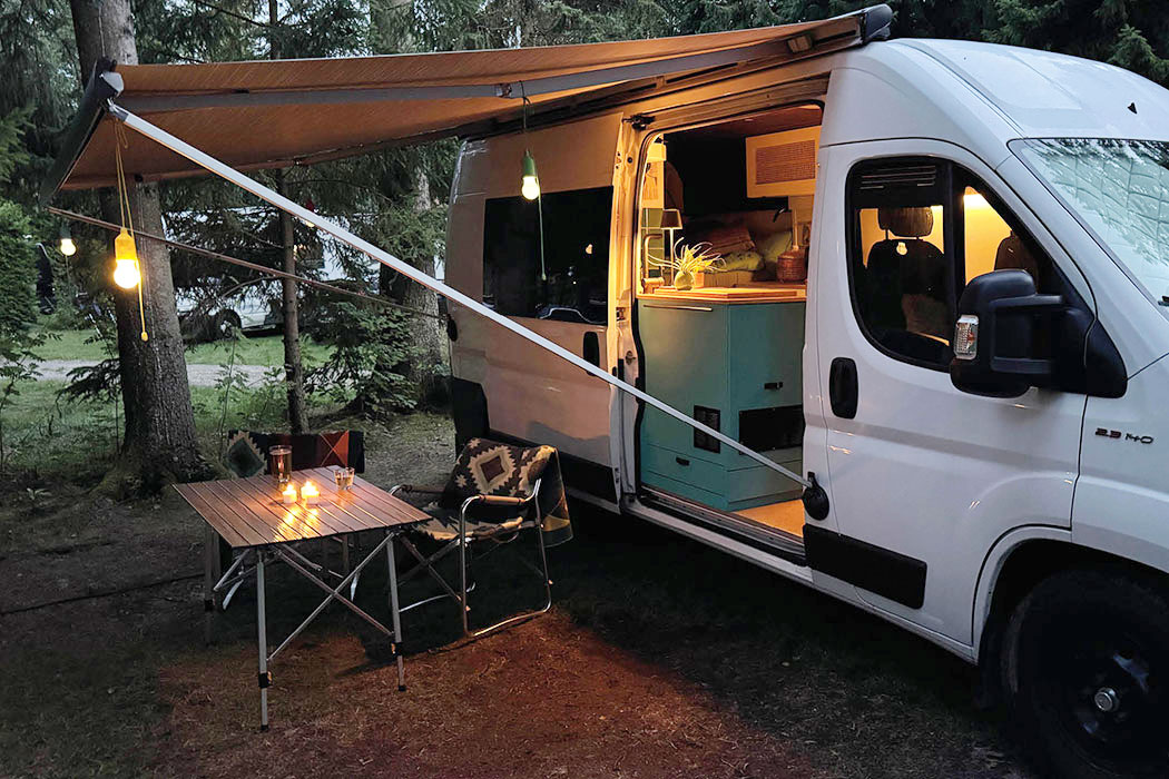 Zurück zur Natur – Eine entspannte Auszeit bei Wildwood Camping. Nachhaltiges Camping auf einem Naturcampingplatz in der Lüneburger Heide, im Harz, auf Rügen oder der Uckermark. Ecocamping zertifiziert. Hier kommt unser Erfahrungebericht