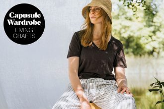 So baust du dir eine Fair Fashion Capsule Wardrobe auf. Living Crafts zeigt dir, wie du dir einen nachhaltigen Kleiderschrank aus zeitlosen Basics aus Naturtextilien aufbaust und sondern auch Ressourcen schonst.