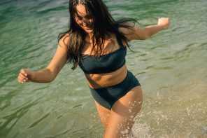 Volans Swimwear – Nachhaltige Bademode mit perfekter Passform. Body Positivity Bademode – Plus Size Swimwear bis Größe 48.