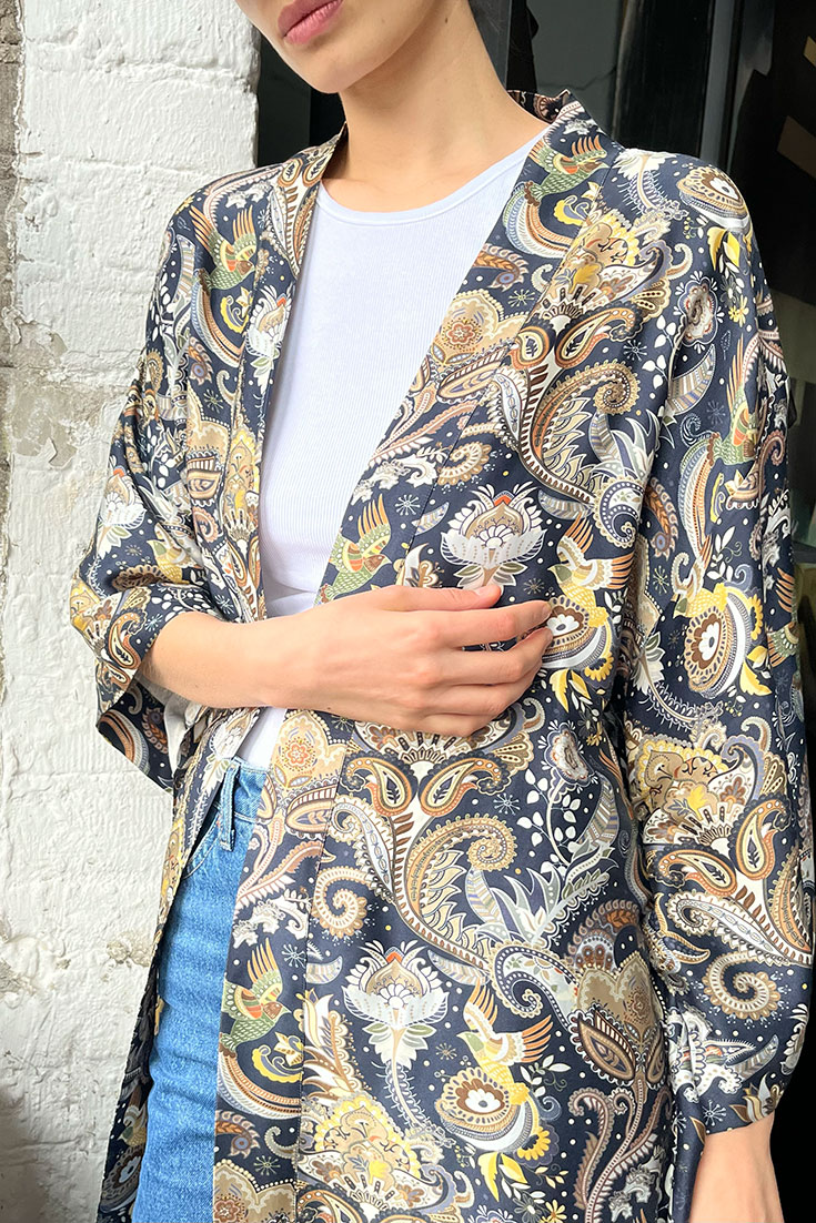 Upcycling Kimono aus Sari-Stoffen von Yahmo, fair produziert aus nachhaltigen Materialien