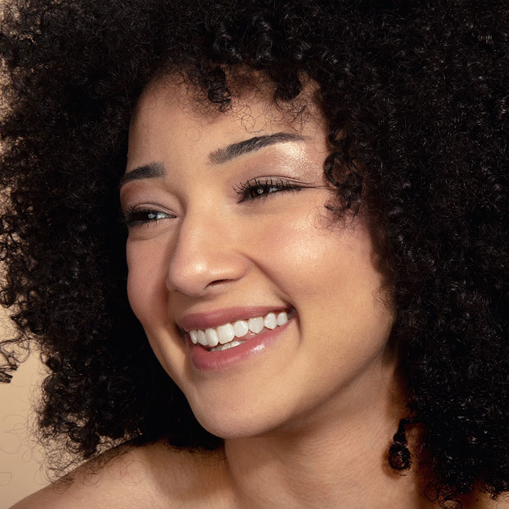 No Make-up Look – Natürliches Make-up und frische Haut mit 100% Pure. Natürlicher Glow mit Naturkosmetik von 100% Pure. Ungeschminkt aussehen mit Nude Look, transparent, Minimal Trend. Was ist Skinimalism oder Demi-Make-up? Außerdem gibt es noch einen 100% Pure Rabattcode mit 15% Rabatt im Online-Shop.